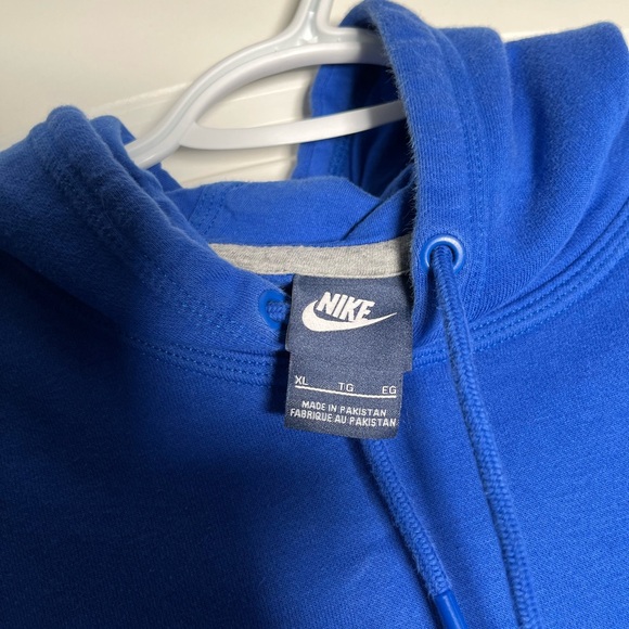 Nike Royal Blue Men's Hoodie with Red Logo - Picture 3 of 4